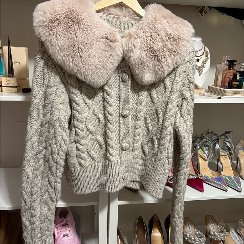 NWOT Zara Fluffy Faux Fur Collar Cableknit Sweater - Medium